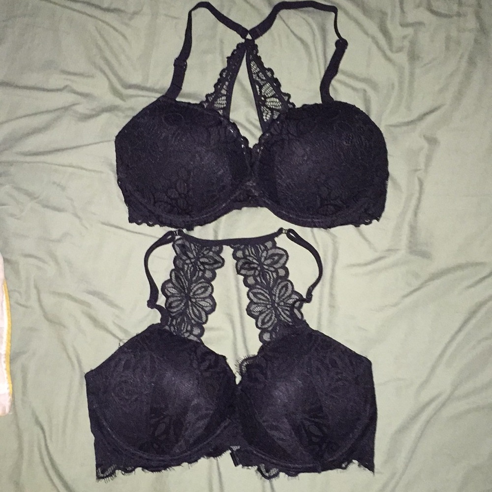 2 Black Victoria’s Secret bras